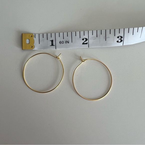 ✨ Dainty Gold Hoop Earrings ✨ - Picture 4 of 12